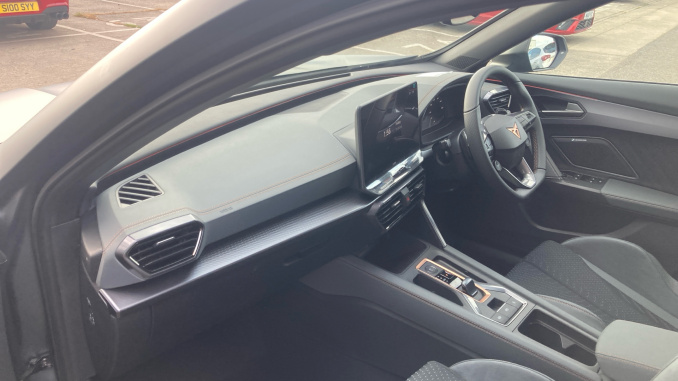 CUPRA Formentor 2.5 TSI 390 VZ5 5dr DSG 4Drive Petrol Estate - Image 2
